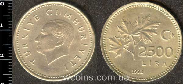 Монета Турция 2 500 лир 1992